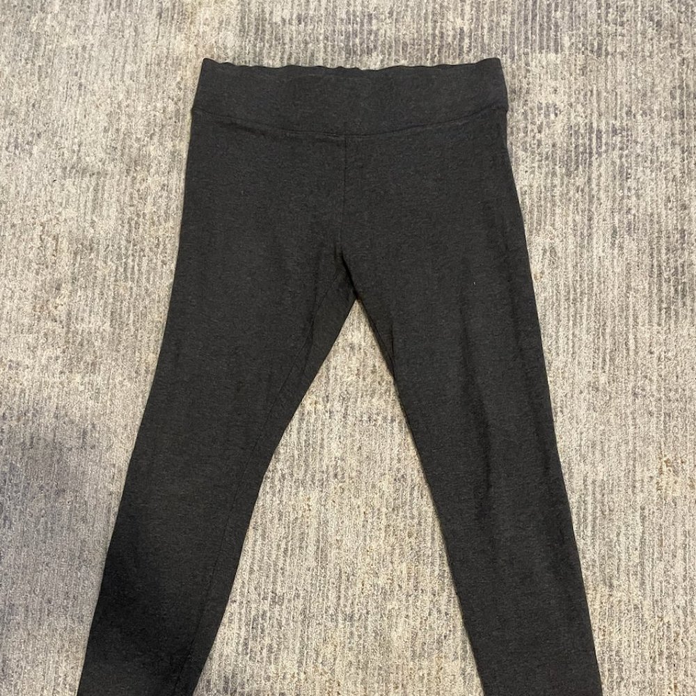 HUE Wide Waistband Leggings Size S Dark Gray
